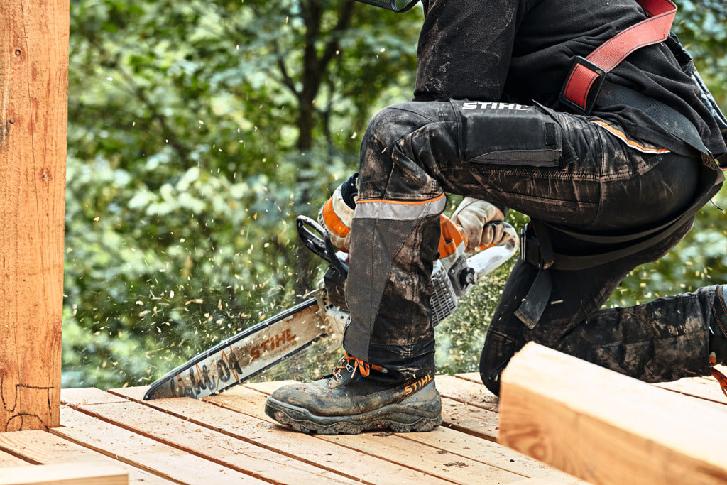 Chainsaw Safety and Operation: A Guide for Safe Cutting